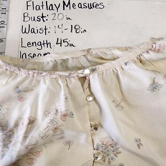 Vintage cottagecore white floral and butterfly print dress - Picture 5 of 8